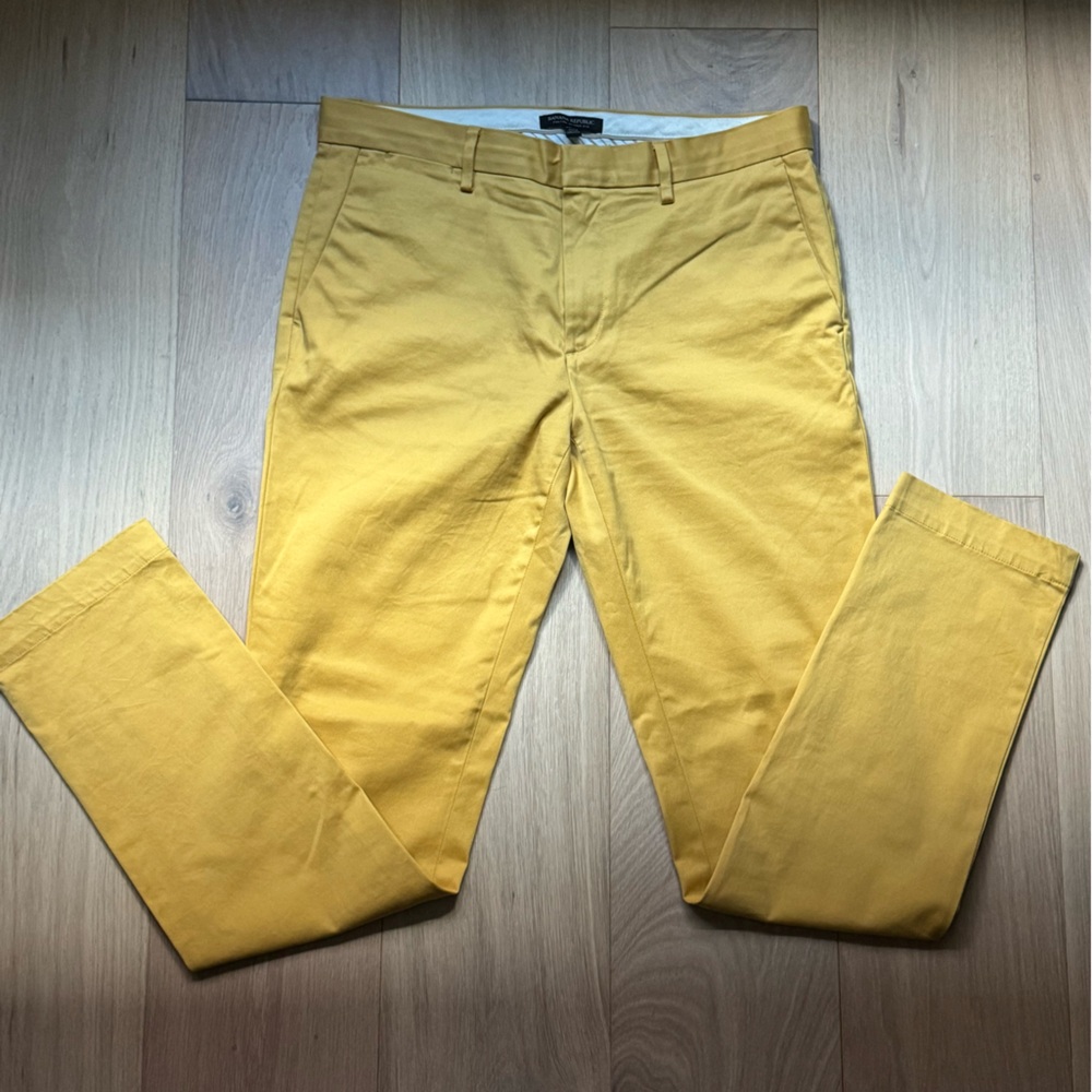 Banana Republic Men's Yellow Chino Pants